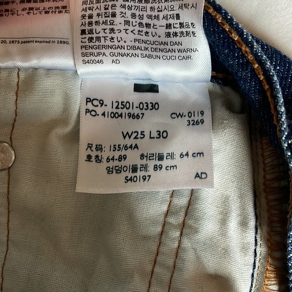 Levi’s 501 Original Straight Leg Jeans - Picture 6 of 8